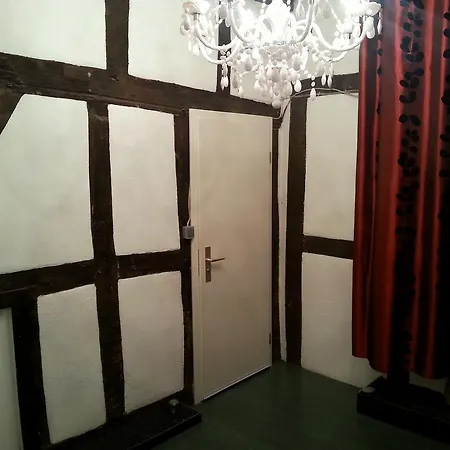 شقة Am Nuerburgring 2.og