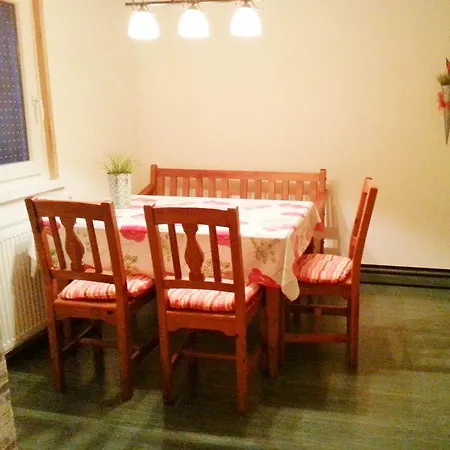 Am Nuerburgring 2.og آدناو